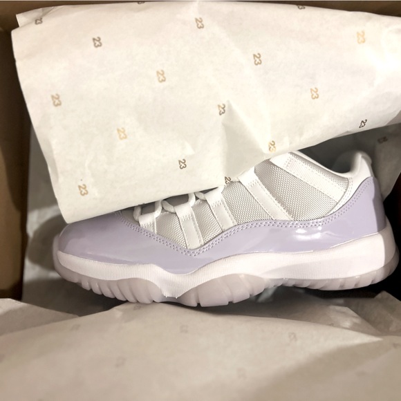 W’s Never worn, NIB, 8.5 Jordan Retro Low 11 White / Pure Violet